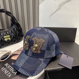 На официальном сайте LV Louis Vuitton 