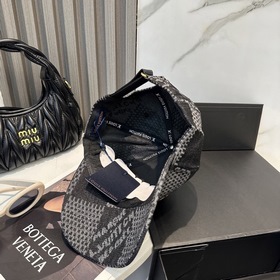 На официальном сайте LV Louis Vuitton 