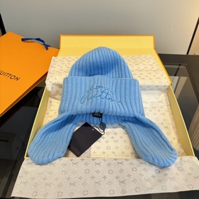 Новая модель шапки с ушами от Lv Louis