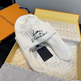 Новая модель шапки с ушами от Lv Louis