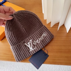 LV Louis Vuitton： новые вязаные шапки 