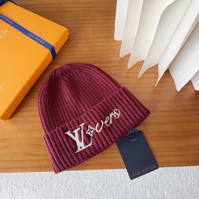 LV Louis Vuitton： новые вязаные шапки 