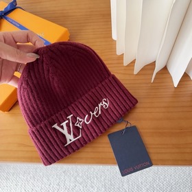 LV Louis Vuitton： новые вязаные шапки 