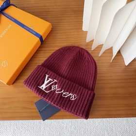 LV Louis Vuitton： новые вязаные шапки 