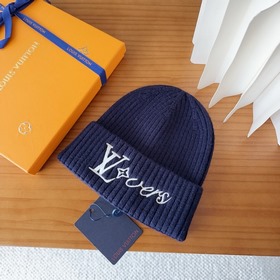 LV Louis Vuitton： новые вязаные шапки 