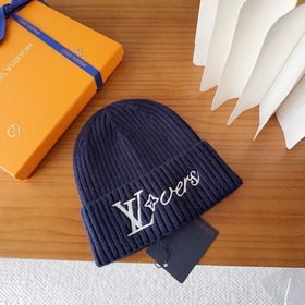 LV Louis Vuitton： новые вязаные шапки 
