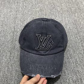 Бейсболка Louis Vuitton из официальног