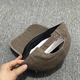 Бейсболка Louis Vuitton из официальног