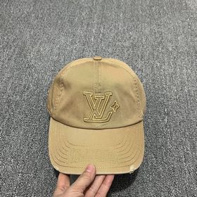 Бейсболка Louis Vuitton из официальног