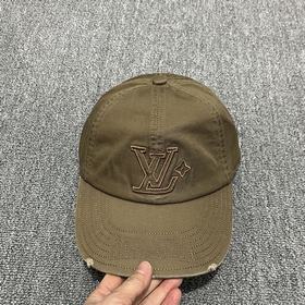 Бейсболка Louis Vuitton из официальног