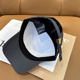 Бейсболка Louis Vuitton — новая модель