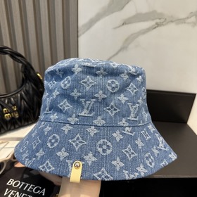 На официальном сайте LV Louis Vuitton 