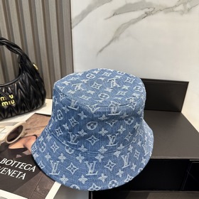 На официальном сайте LV Louis Vuitton 
