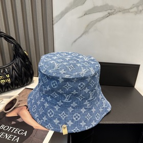 На официальном сайте LV Louis Vuitton 
