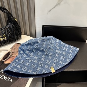 На официальном сайте LV Louis Vuitton 