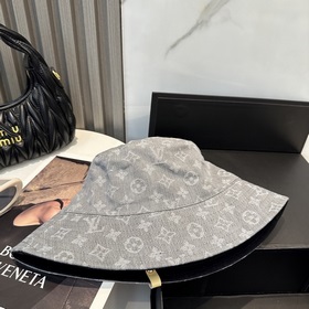 На официальном сайте LV Louis Vuitton 