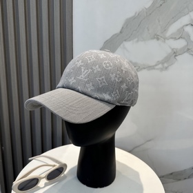 На официальном сайте LV Louis Vuitton