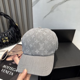 На официальном сайте LV Louis Vuitton 