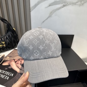 На официальном сайте LV Louis Vuitton 
