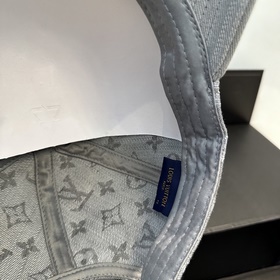 На официальном сайте LV Louis Vuitton 