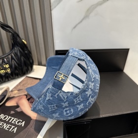 На официальном сайте LV Louis Vuitton 