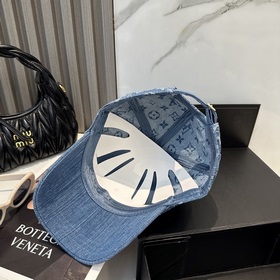 На официальном сайте LV Louis Vuitton 