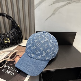 На официальном сайте LV Louis Vuitton 