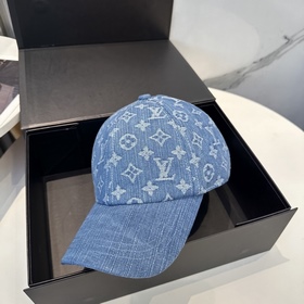 На официальном сайте LV Louis Vuitton 