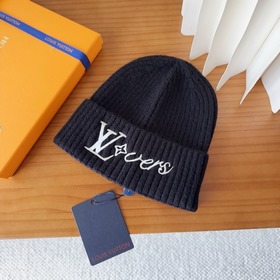 LV Louis Vuitton： новые вязаные шапки 