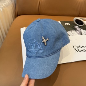 На официальном сайте LV Louis Vuitton 