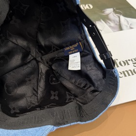 На официальном сайте LV Louis Vuitton 
