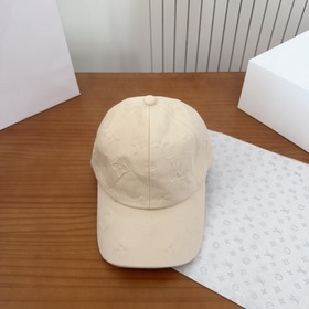Бейсболка Louis Vuitton — новая модель