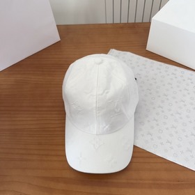 Бейсболка Louis Vuitton — новая модель