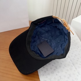 Бейсболка Louis Vuitton — новая модель