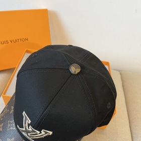 Бейсболка Louis Vuitton — новая модель