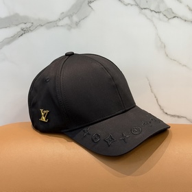 Бейсболка Louis Vuitton — новая модель