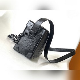 Эксклюзивная модель N82245 из кожи стр