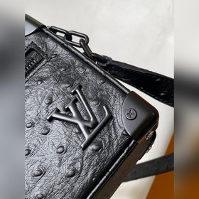 Эксклюзивная модель N82245 из кожи стр