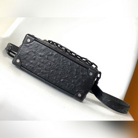 Эксклюзивная модель N82245 из кожи стр