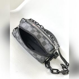 N45278. Эта сумочка Mini Soft Trunk, и