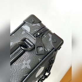 M81936 — эксклюзивная сумка LV x YK Mi