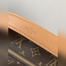 Топ-модель из оригинальной коллекции, 