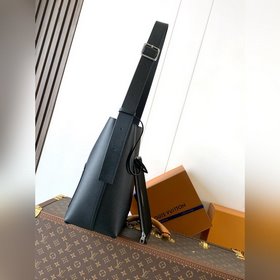 Топ-модель из оригинальной коллекции,
