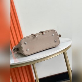 Высококачественная кожа верхнего слоя,