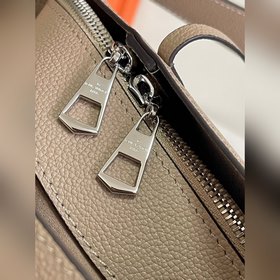 Высококачественная кожа верхнего слоя,
