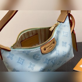 M28250 Светло-голубая сумка-почеть Poc