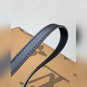 Сумка Onthego среднего размера из колл
