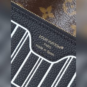 Топ-модель из оригинальной коллекции, 