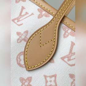 Улучшенная версия оригинальной модели 