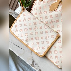 Улучшенная версия оригинальной модели 